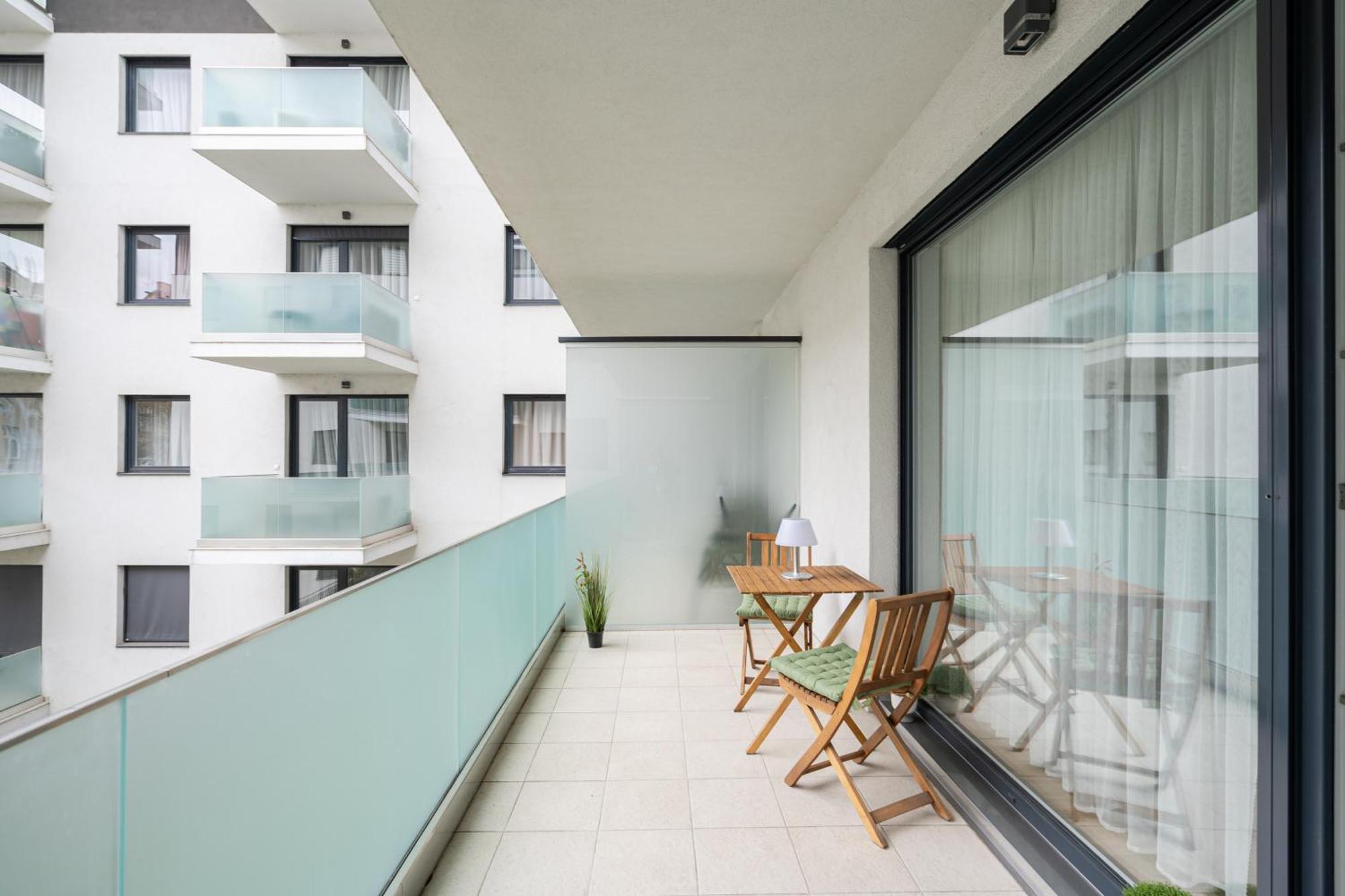 Blooming Budapest Apartment With Free Underground Parking Kültér fotó